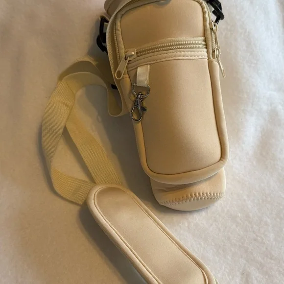 Pioneer Woman Floral Tumbler with Neoprene Crossbody Holder - Picture 2 of 7